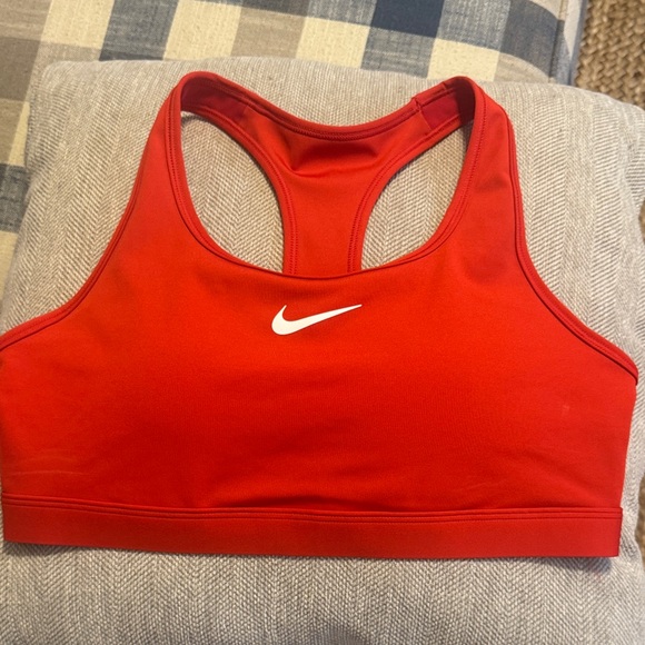 Nike Women's Vibrant Red Sports Bra - Picture 1 of 4